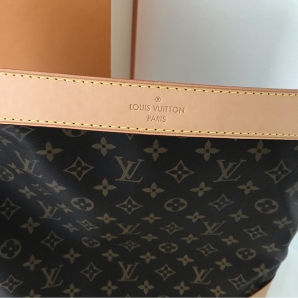 Louis Vuitton Berri PM Monogram Canvas - Picture 9 of 17
